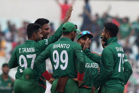 বোলিংয়ে টাইগারদের উজ্জ্বল পারফরম্যান্স টাইগার