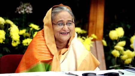 ‘ক্লাইমেট মোবিলিটি চ্যাম্পিয়ন লিডার’ অ্যাওয়ার্ড পেলেন শেখ হাসিনা