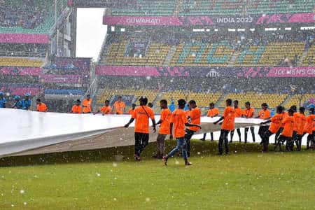 বাংলাদেশ-ইংল্যান্ডের ম্যাচে বৃষ্টির হানা বাংলাদেশ-ইংল্যান্ডের ম্যাচ