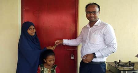 সন্তান বিক্রি করা শিল্পী পেলেন সরকারি ঘর সরকারি ঘর