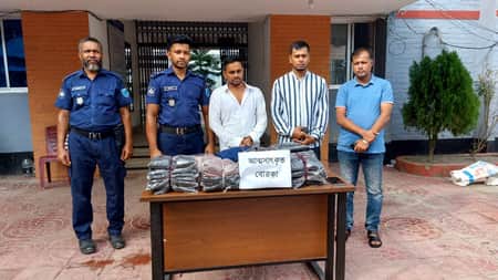 মানিকগঞ্জে অনলাইন প্রতারক ব্যবসায়ী চক্রের মূল হোতা গ্রেফতার