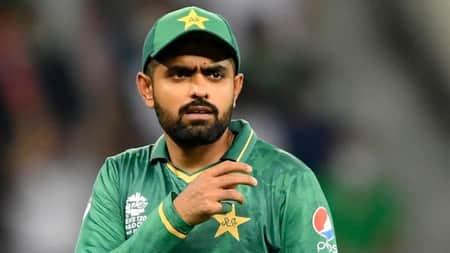 অধিনায়কত্ব হারাচ্ছেন বাবর!