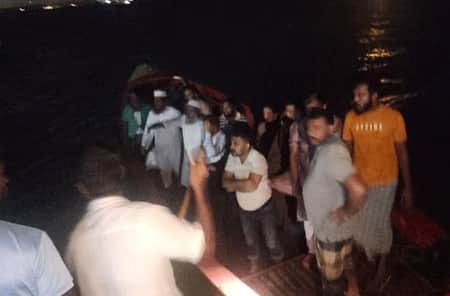 মেঘনায় বাল্কহেডের ধাক্কায় ট্রলার ডুবি, নিখোঁজ ৬