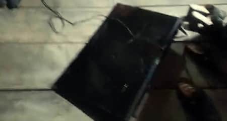 টিভি ভাঙছেন