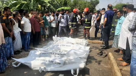 হাটহাজারীতে বাস-অটোরিকশা সংঘর্ষে নিহত ৭ বাস-অটোরিকশা সংঘর্ষ
