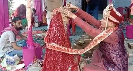 টাকা দিয়ে কেনা যায় বর, মেয়েরা কিনছেন পছন্দ করে ভারতে বিয়ে