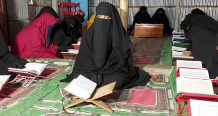 ৮৭ দিনে পবিত্র কোরআনের হাফেজ ১৩ বছরের সুমাইয়া সুমাইয়া