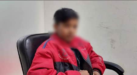 উড়োজাহাজে ওঠার স্বপ্নে ১৫০ টাকা নিয়ে যাত্রা মানিকের
