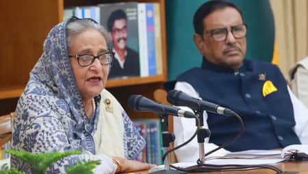 ‘বর্ষাকালে মুরগি একটু কম ডিম পাড়ে’, দাম বৃদ্ধির প্রসঙ্গে প্রধানমন্ত্রী