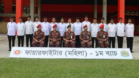 দেশের ইতিহাসে প্রথমবারের মতো ফায়ার ফাইটার পদে ১৫ নারীর যোগদান