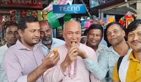 গণশিক্ষা প্রতিমন্ত্রী মনোনয়ন না পাওয়ায় উচ্ছ্বাস, মিষ্টি বিতরণ