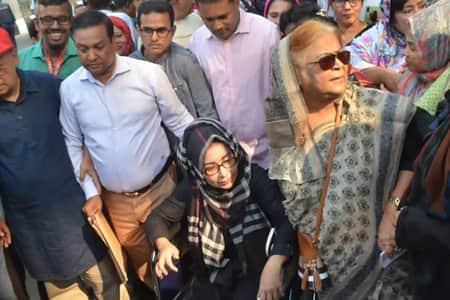 প্রধান বিচারপতির কাছে কারাবন্দি স্বজনদের স্মারকলিপি