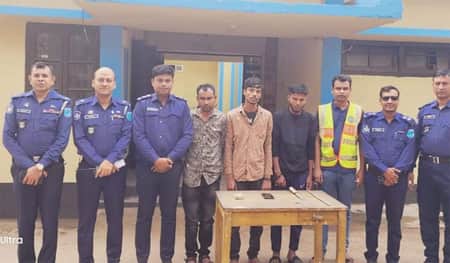 গাজীপুরে নগদ টাকা ও লুন্ঠিত মালামালসহ আটক ৩ গাজীপুরে নগদ টাকা ও লুন্ঠিত মালামালসহ আটক ৩