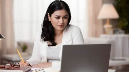 বেসরকারি সংস্থায় চাকরি