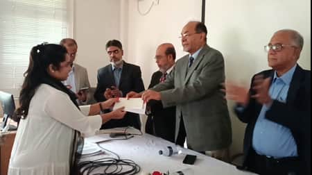 মেধাবীদের পাশে ১৫ বছর ধরে ওয়াদুদ ভূঁইয়া বৃত্তি প্রকল্প মেধাবীদের পাশে ১৫ বছর ধরে ওয়াদুদ ভূঁইয়া বৃত্তি প্রকল্প