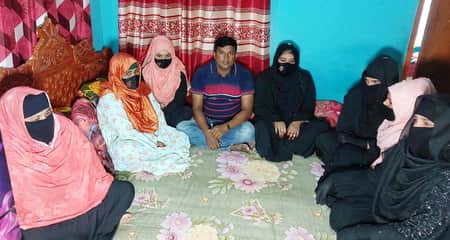 একসঙ্গে ৭ স্ত্রীকে নিয়ে রবিজুলের সুখের সংসার রবিজুলের
