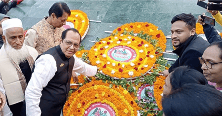 মাগুরায় শহীদ বেদীতে সাকিবের শ্রদ্ধা সাকিবের শ্রদ্ধা