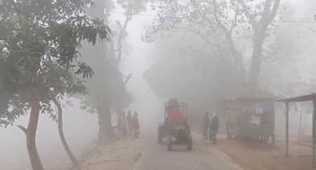 শীতের তীব্রতায় ভোগান্তিতে মানুষ