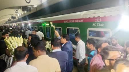 যাত্রী নিয়ে প্রথমবার ঢাকায় পৌঁছাল কক্সবাজার এক্সপ্রেস