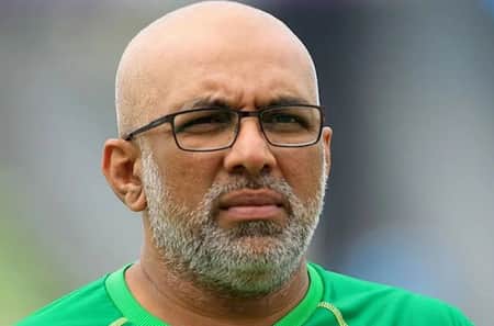 হাথুরুসিংহের বিরুদ্ধে ব্যবস্থা নিতে বিসিবিকে লিগ্যাল নোটিশ