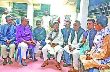 আওয়ামী লীগের প্রার্থীর বাসায় প্রিসাইডিং অফিসারদের গোপন বৈঠক