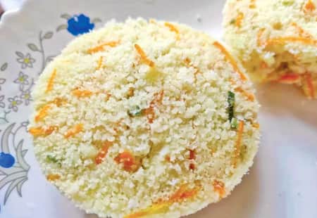 যশোরের পিঠা পার্কে তৈরি হচ্ছে গাজর ভাপা গাজর ভাপা