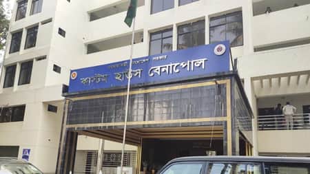 বেনাপোল কাস্টমসে ৬ মাসে রাজস্ব ঘাটতি ৩২৮ কোটি বেনাপোল কাস্টমসে