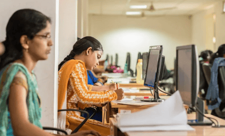 চাকরির নিয়োগ বিজ্ঞপ্তি , থাকছে সপ্তাহে ২ দিন ছুটি মেয়েদের চাকরি