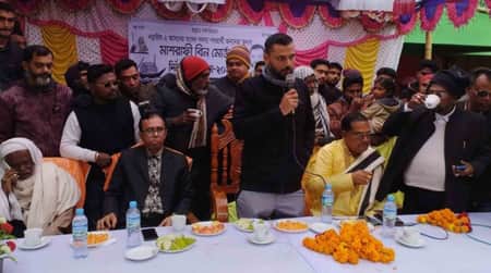 শেষ মুহূর্তে জমে উঠেছে মাশরাফির নির্বাচনি মাঠ