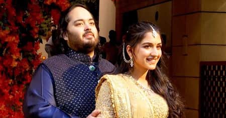 আম্বানি পুত্রের রাজকীয়