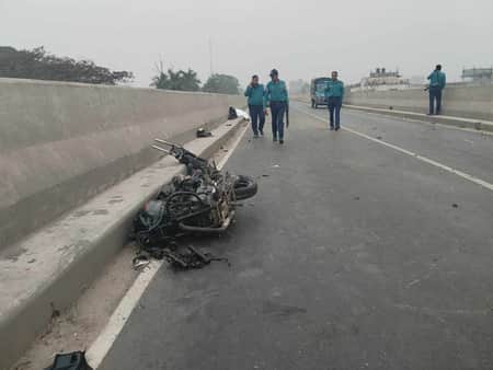 গাজীপুরে ডুয়েট শিক্ষকসহ সড়কে ঝড়লো দুই প্রাণ গাজীপুরে ডুয়েট শিক্ষকসহ সড়কে ঝড়লো দুই প্রাণ