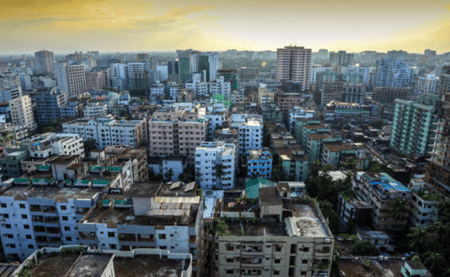শহরে ৮৪ ভাগ মানুষের হাঁটার জায়গা নেই ঢাকা শহরের দালানকোঠা