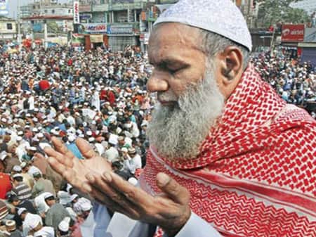 আখেরি মোনাজাতের মধ্য দিয়ে শেষ হলো ইজতেমার প্রথম পর্ব