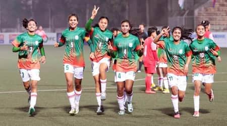 বাংলাদেশের নারীদের উড়ন্ত সূচনা