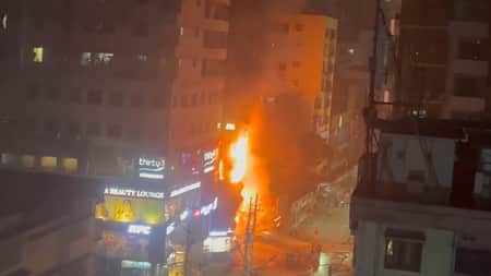 বেইলি রোডে কাচ্চি ভাই রেস্টুরেন্টে আগুন