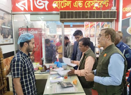 পঁচা-বাসি খাবার বিক্রি : তিন রেস্টুরেন্টকে অর্থদণ্ড তিন রেস্টুরেন্ট অর্থদণ্ড