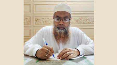 ইমামতি ও দুর্নীতি চলে সমানতালে! এনায়েত উল্লাহ