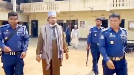 প্রিন্টারে প্রিন্ট করে রুমে রুমে নকল সরবরাহ করছিলেন অধ্যক্ষ নকল সরবরাহ করছিলেন অধ্যক্ষ