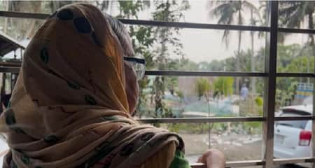 ‘ভাইবোনকে মানুষ করতে গিয়ে বিয়ে করিনি, এখন তারা খোঁজ নেয় না’