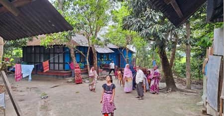 বস্তায় হাত দিতেই ছোবল, প্রাণ গেল ৩ সন্তানের জননীর 3 baby