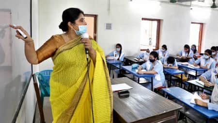 বেসরকারি শিক্ষকদের অবসর ভাতা নিয়ে নতুন সুপারিশ