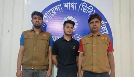 ফেসবুকে ৪৫ আইডি খুলে প্র-তা-র-ণার জাল ছামাদের