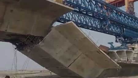 ভারতে নির্মাণাধীন সেতু ধসে নিহত ১, আহত ৯ bridge