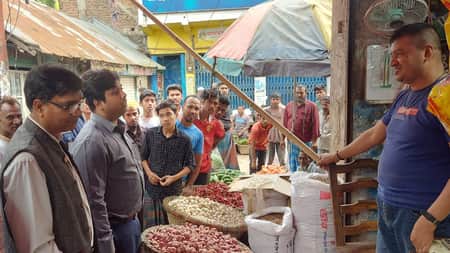 ১১০ টাকার পেঁয়াজ হয়ে গেল ৬০ টাকায়