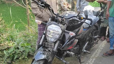 মা-বাবাকে জিম্মি করে কেনা মোটরসাইকেলেই প্রাণ গেল দুই বন্ধুর