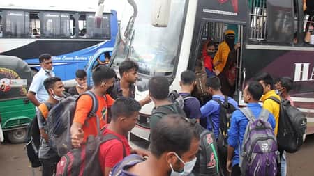 ঈদযাত্রায় হাজার কোটি টাকা বাড়তি ভাড়া গুনতে হবে যাত্রীদের