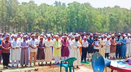 ইবিতে বৃষ্টি প্রার্থনায় ইস্তিসকার নামাজ অনুষ্ঠিত