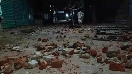 মসজিদের ভেতরে দু-পক্ষের সংঘর্ষ,