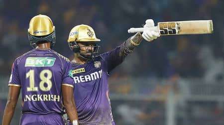 নারিনের ইতিহাস গড়ার দিনে বড় পুঁজি পেল কলকাতা নারিনের সেঞ্চুরি