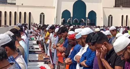 জুমাতুল বিদায় মসজিদে মসজিদে মুসল্লিদের ঢল muslim